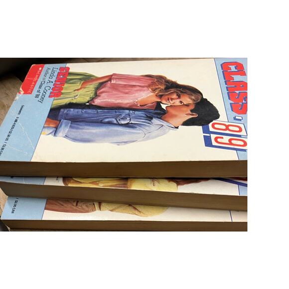 Class Of ‘89 PAPERBACK LOT Freshman Junior Senior Cooney, Vintage, Book, YA, 80s - Picture 5 of 5